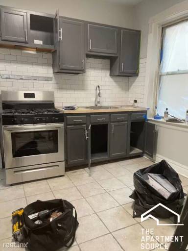 Main picture of 3400 N Springfield Ave