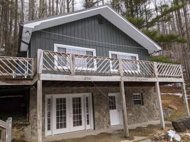 Main picture of 494 Millers Pond Ln