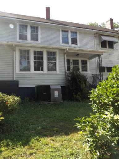 Main picture of 83 Maple St