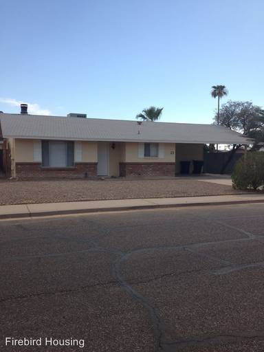 Main picture of 23 E Hoover Ave