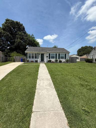 Main picture of 908 Spaulding Dr