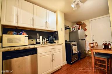 Main picture of 174 Everett St