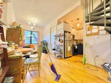 Main picture of 1104 Bushwick Ave