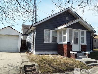 Main picture of 929 S 32nd St