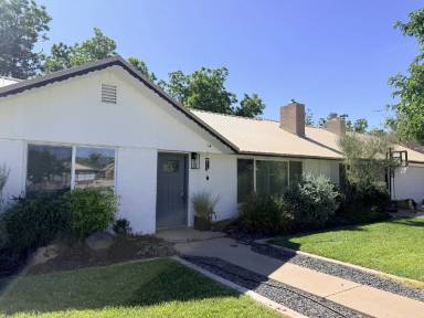 Main picture of 237 N Main St