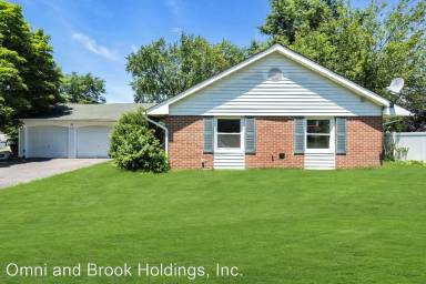 Main picture of 15 Pinafore Ln