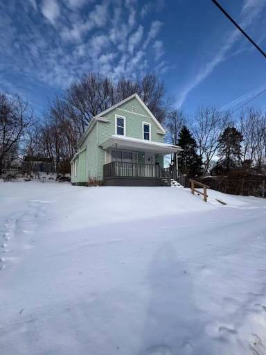 Main picture of 166 Chittenden St