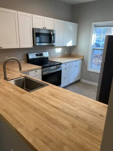 Main picture of 200 Holly Pines Dr