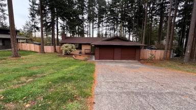 Main picture of 652 NW Cathlamet Dr