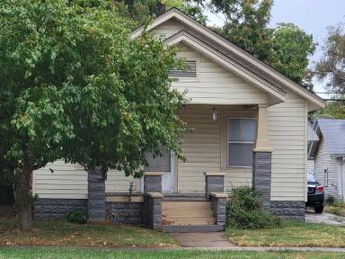 Main picture of 1447 W McCormick Ave