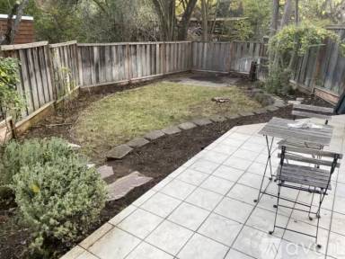 Main picture of 10 Oak Brook Pl