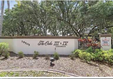 Main picture of Oaks III Condominium