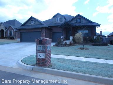 Main picture of 8212 NW 160th St