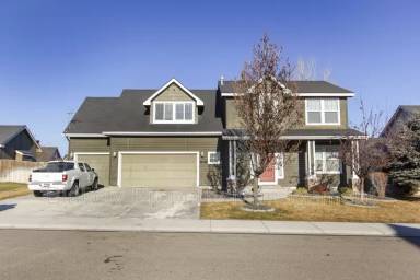 Main picture of 828 W Tropical Dr