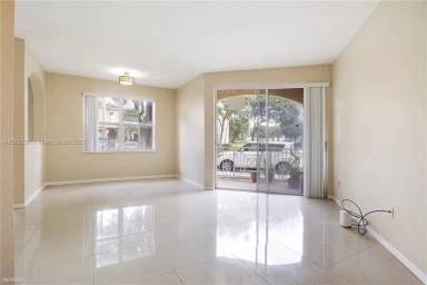 Main picture of 8912 W Flagler St