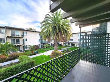 Main picture of Woodlake Condominiums
