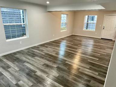 Main picture of 555 Franklin Ct