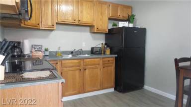 Main picture of 521 N 10th St