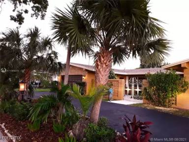 Main picture of 529 N Crescent Dr