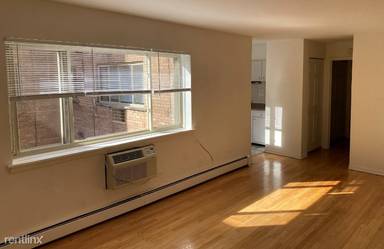 Main picture of 6128 N Kenmore Ave