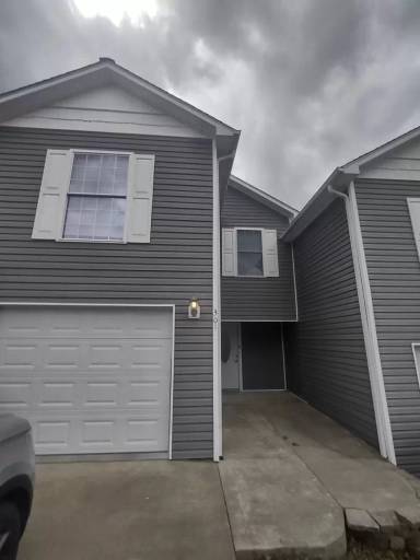 Main picture of 295 Tara Ct