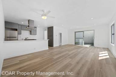 Main picture of 1020 E Broadway