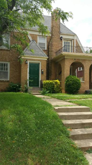 Main picture of 1827 N Gatewood Ave