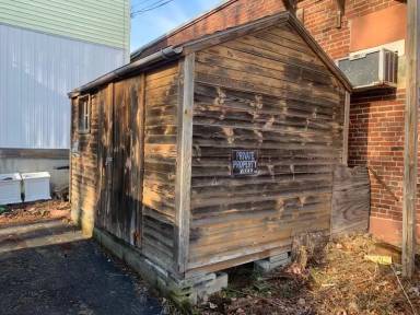 Main picture of 393 Dubuque St