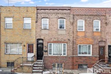 Main picture of 2420 S Percy St