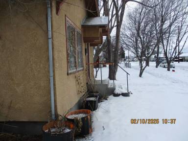 Main picture of 1620 Washington Ave