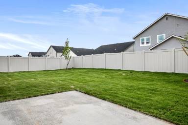 Main picture of 677 E Taper St