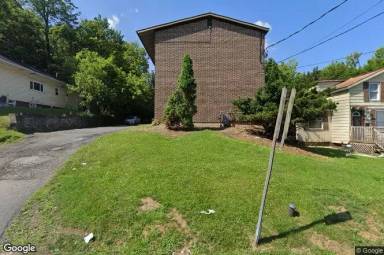 Main picture of 907 1/2 Willis Ave