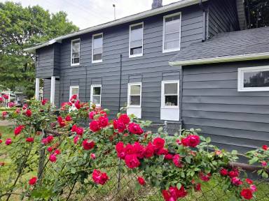 Main picture of 418 W 2nd St