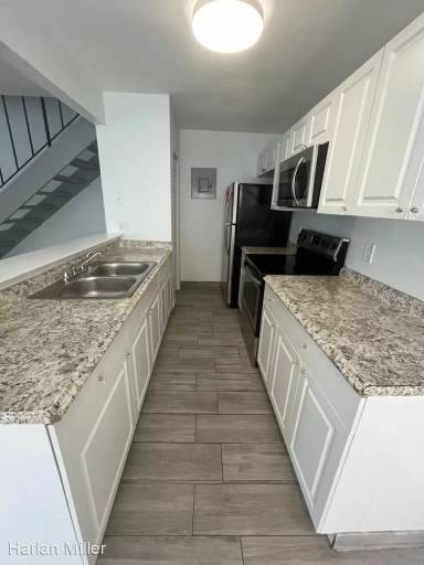 Main picture of 725 W Tiffany Dr