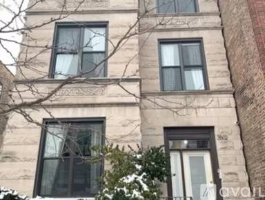 Main picture of 1050 W Cornelia Ave