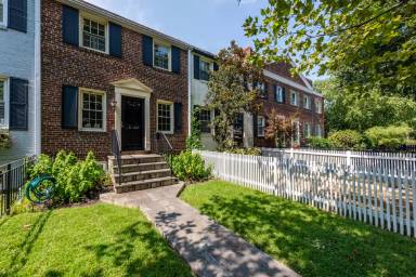 Main picture of 1218 Powhatan St