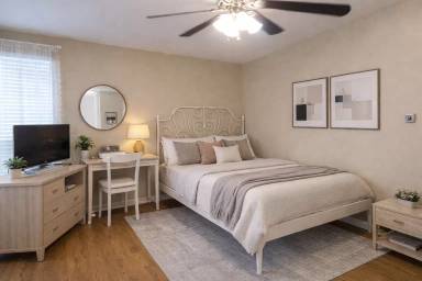 Main picture of 1000 W 26th St