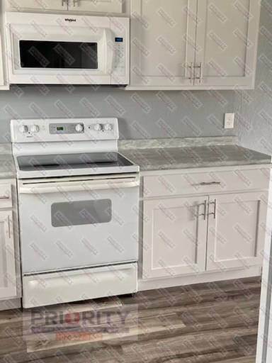 Main picture of 2323 Mahogany Cir