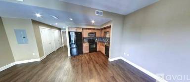 Main picture of 1404 E Riverside Dr