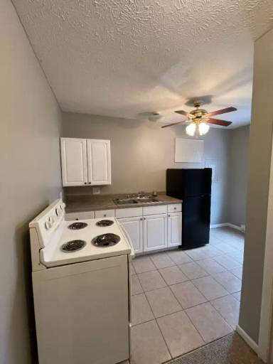 Main picture of 870 W Wood St