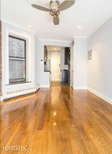Main picture of 219 E 28th St