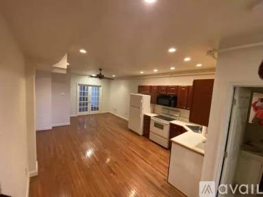 Main picture of 48 N Front St