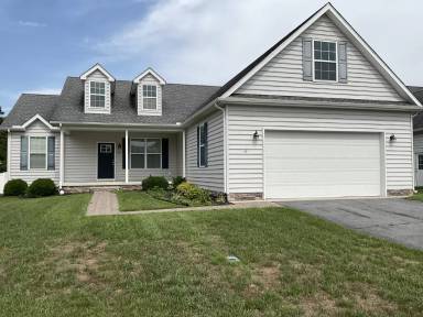 Main picture of 68 Split Oak Dr