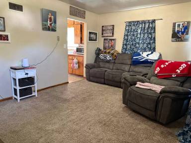 Main picture of 304 1st St