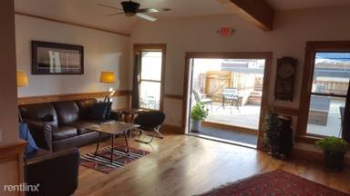 Main picture of 117 1/2 W Park St