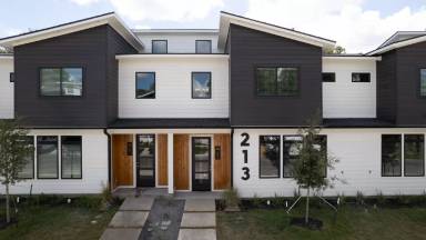 Main picture of 211 Lynn Dr