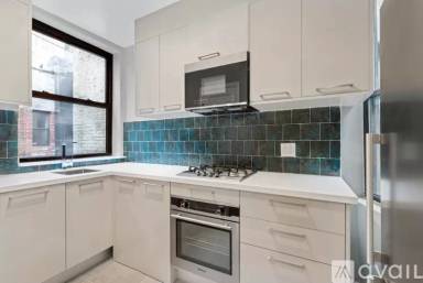 Main picture of 748 9th Ave
