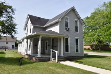 Main picture of 677 W Seventh St
