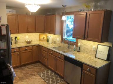 Main picture of 3338 Library Ln