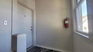 Main picture of 100 W 64th St